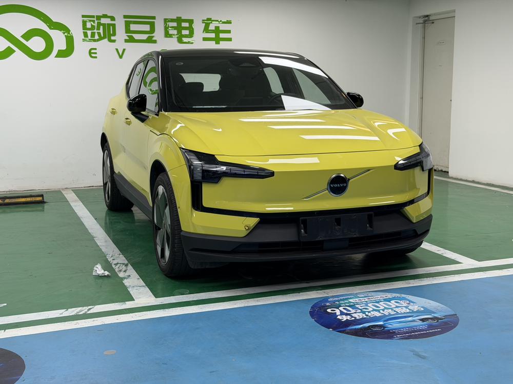 Volvo EX30 2025 заднеприводная версия с увеличенным запасом хода Ultra - фото 3