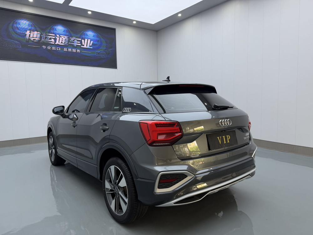 Audi Q2L 2022 модель 35 TFSI в стильной элегантной комплектации - фото 4