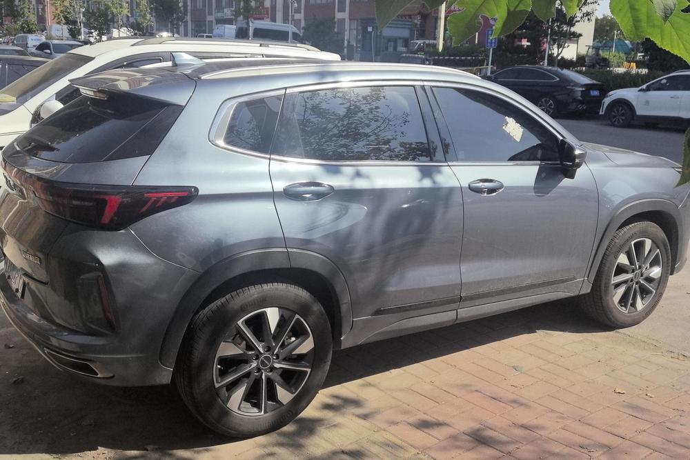Exeed Zhuifeng 2022 модельного года, версия «Покоряя ветер и волны», 1.5T CVT, версия «Поднимающийся ветер» - фото 3