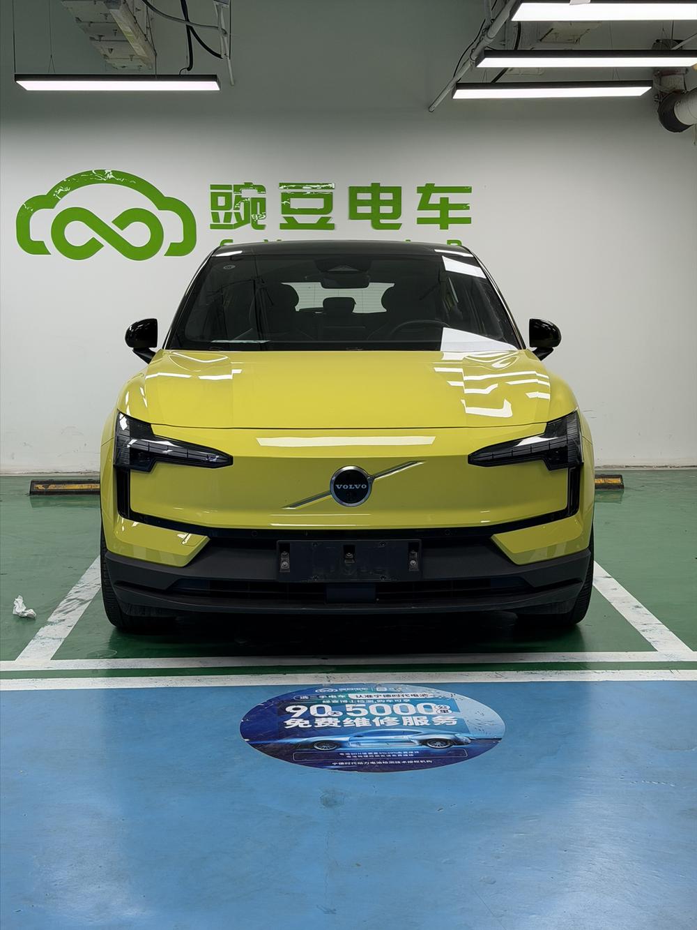 Volvo EX30 2025 заднеприводная версия с увеличенным запасом хода Ultra - фото 2