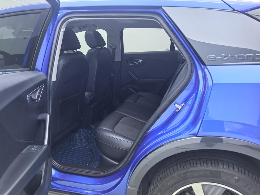 Audi Q2L e-tron 2019 года, полностью электрическая версия Smart Enjoyment - фото 23