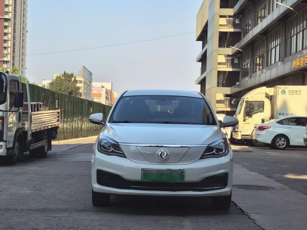 Dongfeng Fengshen Dongfeng Fengshen E70 2021 - фото 2