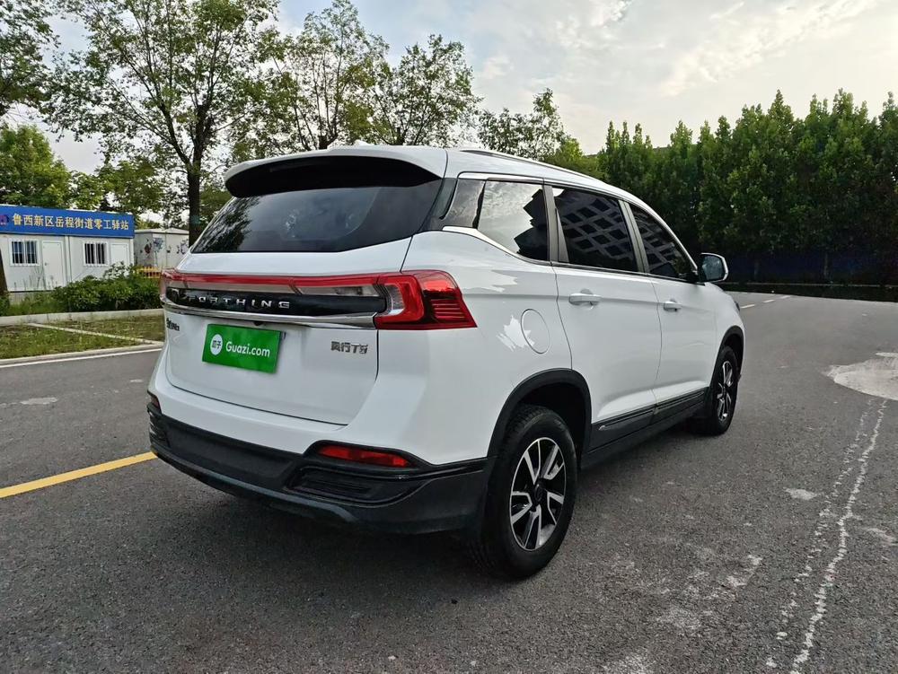 Forthing T5 2022, версия эпохи процветания, 1.5T, автоматическая версия «Следуя мечте», пять мест - фото 6