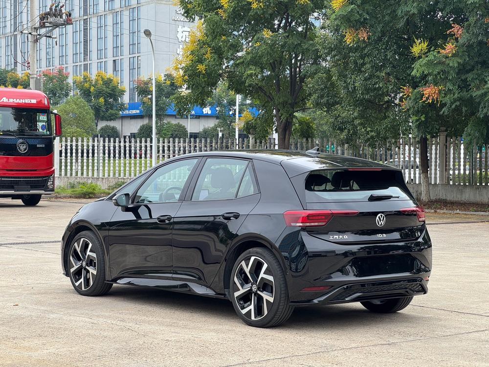 Volkswagen ID.3 2026 модельного года, умная версия, выдающаяся версия с пакетом GTX - фото 5