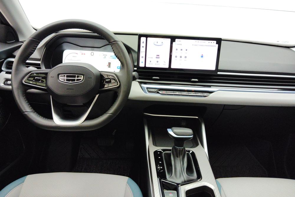 Emgrand 2023 года, 4-го поколения, версия Champion Edition 1.5L CVT Flagship - фото 12