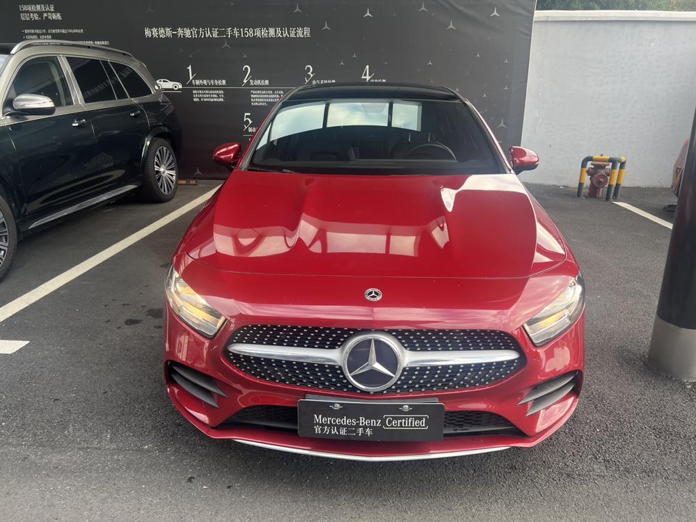 Mercedes-Benz A-Class 2022 года A 180 L спортивный седан - фото 2