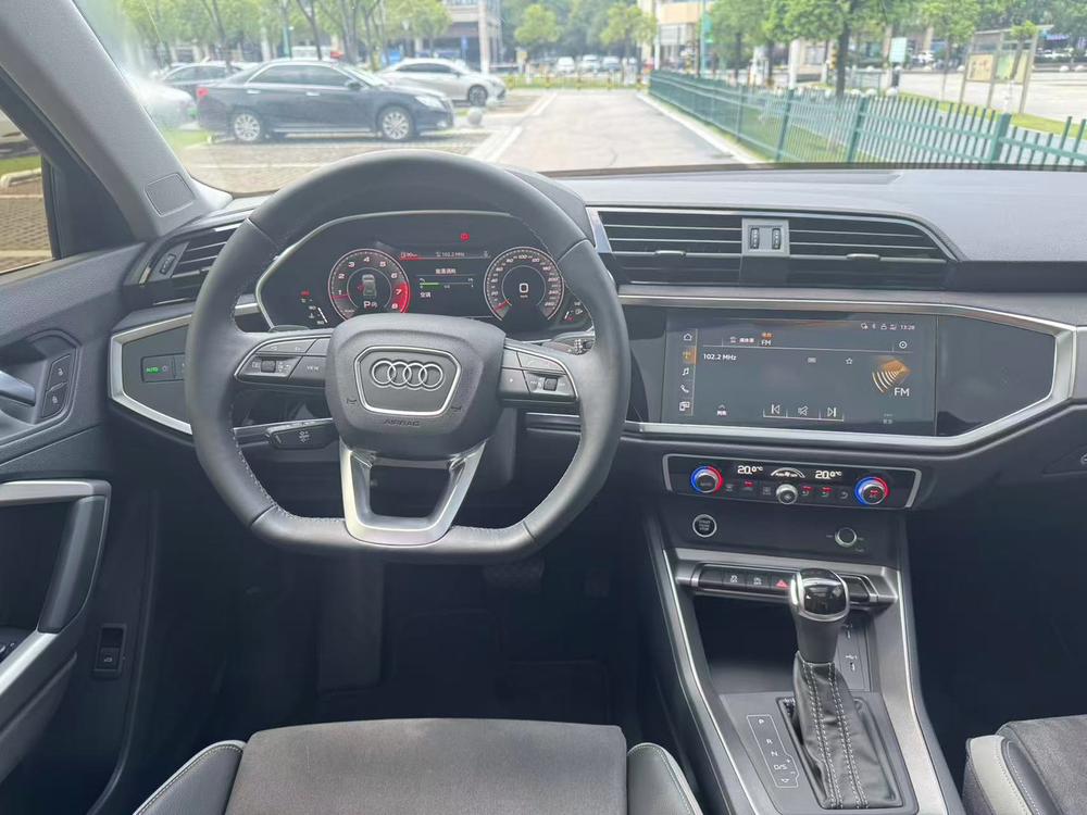 Audi Q3 2022 модельного года 35 TFSI модная спортивная версия - фото 7