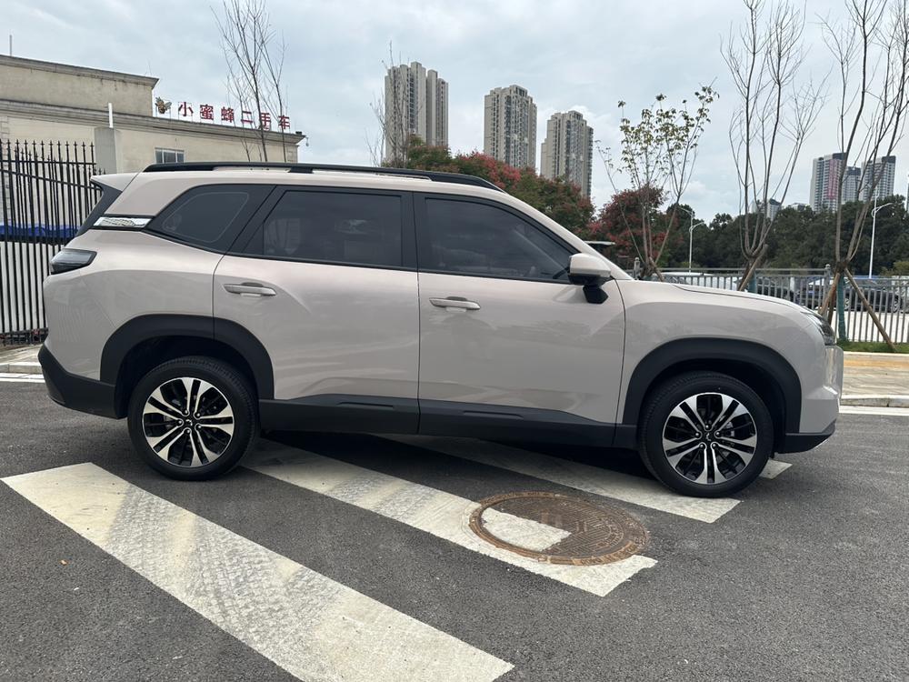 Wuling Xingguang 560 EV 2026 - фото 8