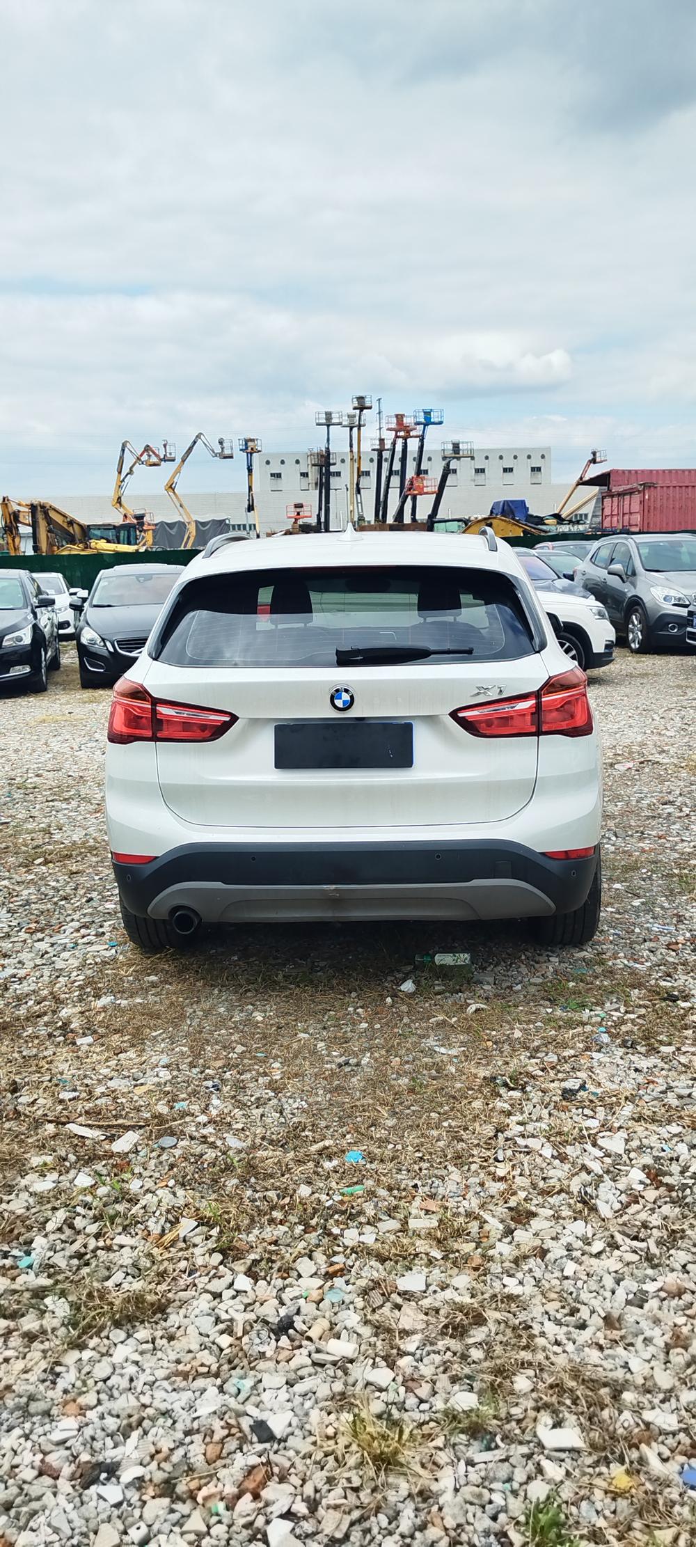 BMW X1 модель 2018 года sDrive18Li стильная комплектация - фото 3