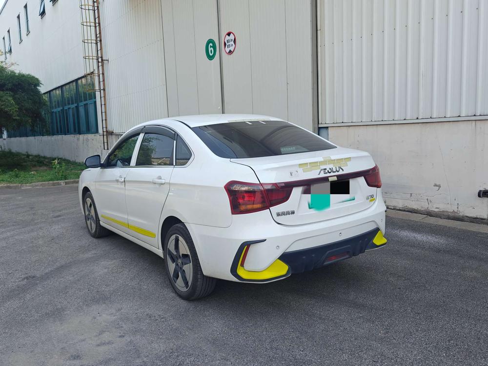 Dongfeng Fengshen Dongfeng Fengshen E70 2023 - фото 4