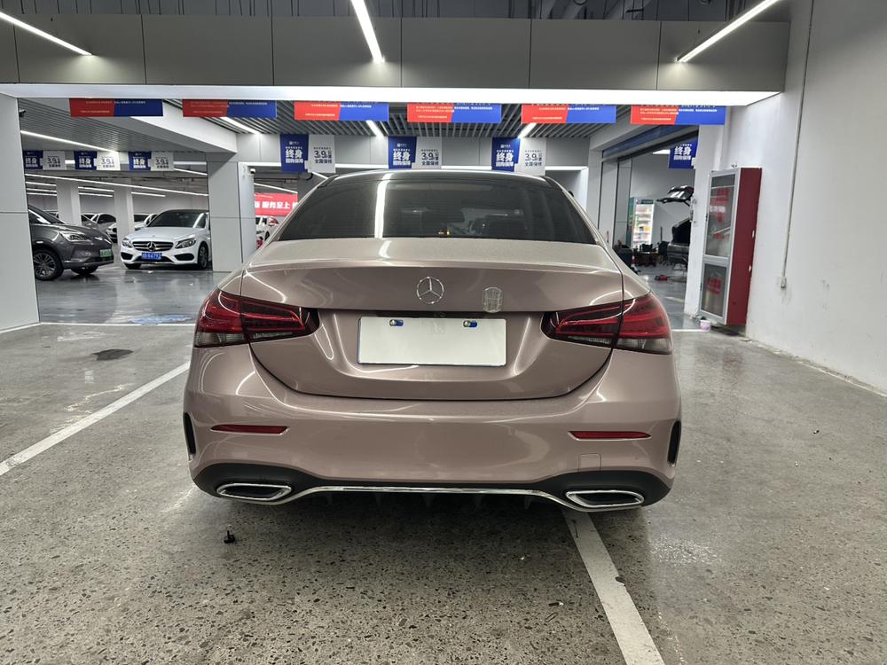 Mercedes-Benz A-Class 2020 года A 180 L спортивный седан - фото 5