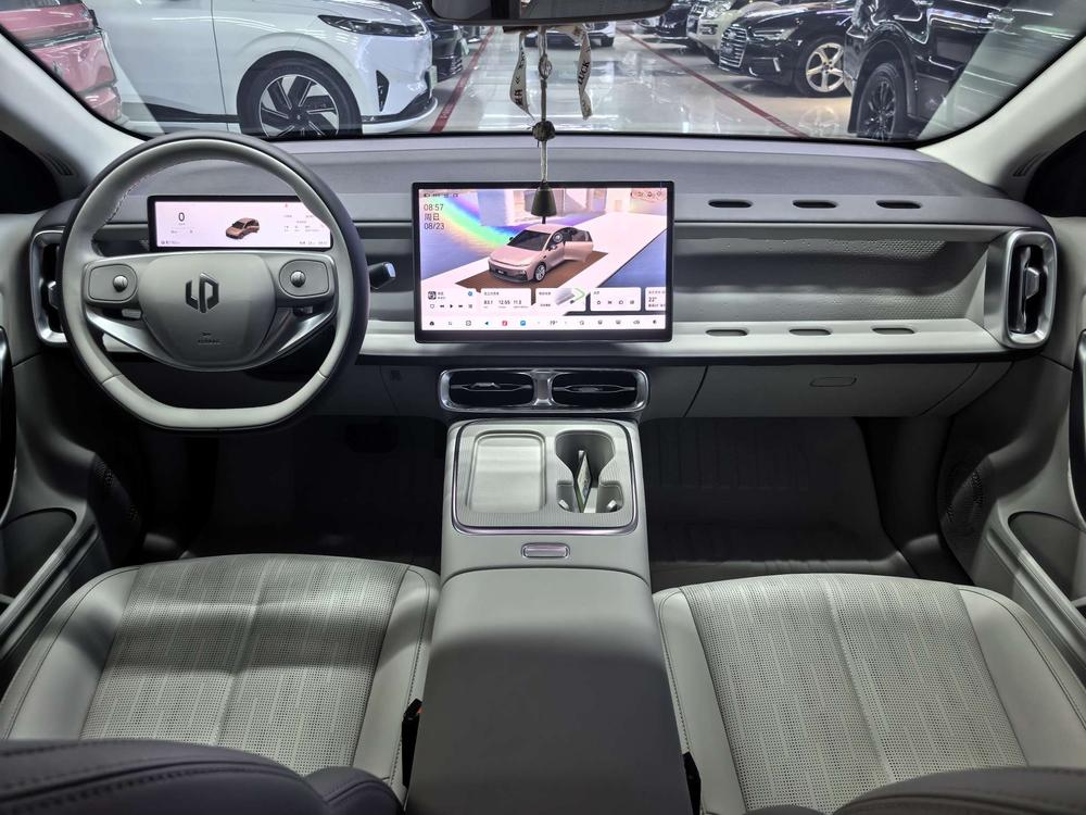 Leapmotor B01, модель 2025 года, версия 430 с комфортным оснащением - фото 11