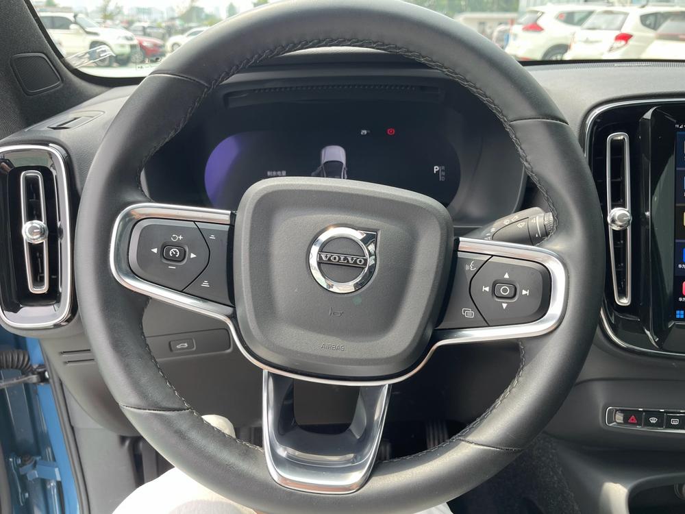 Volvo C40 EV 2022 модельного года, версия Long Range PRO  - фото 10