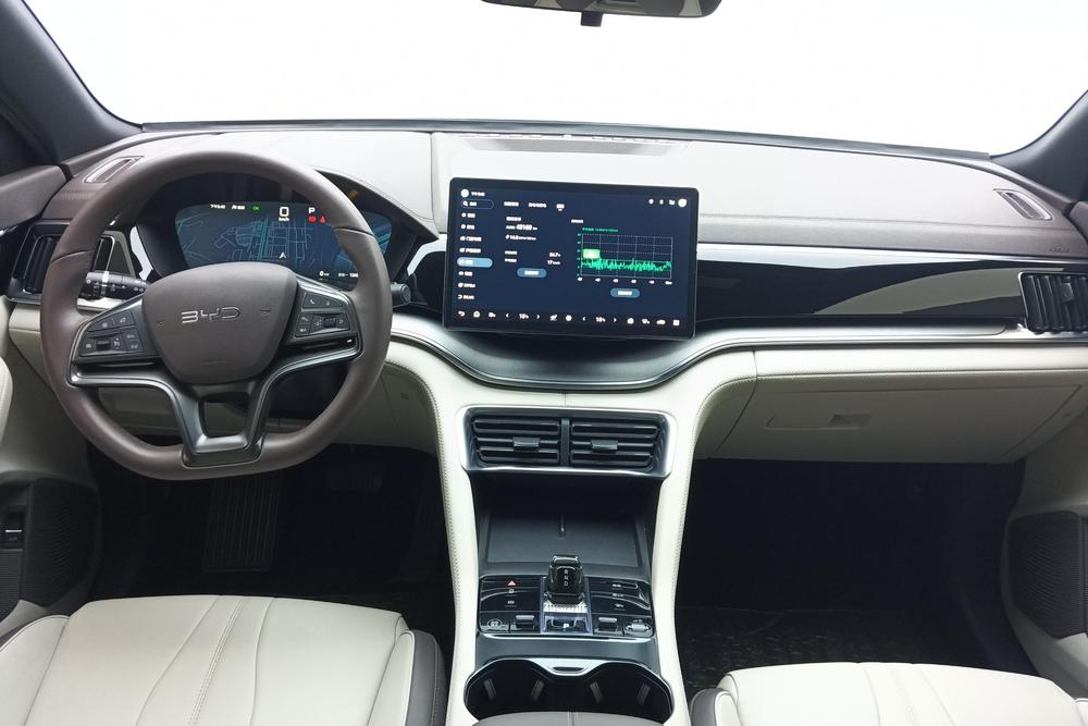 Song PLUS EV 2025 модель 520KM Люкс - фото 13