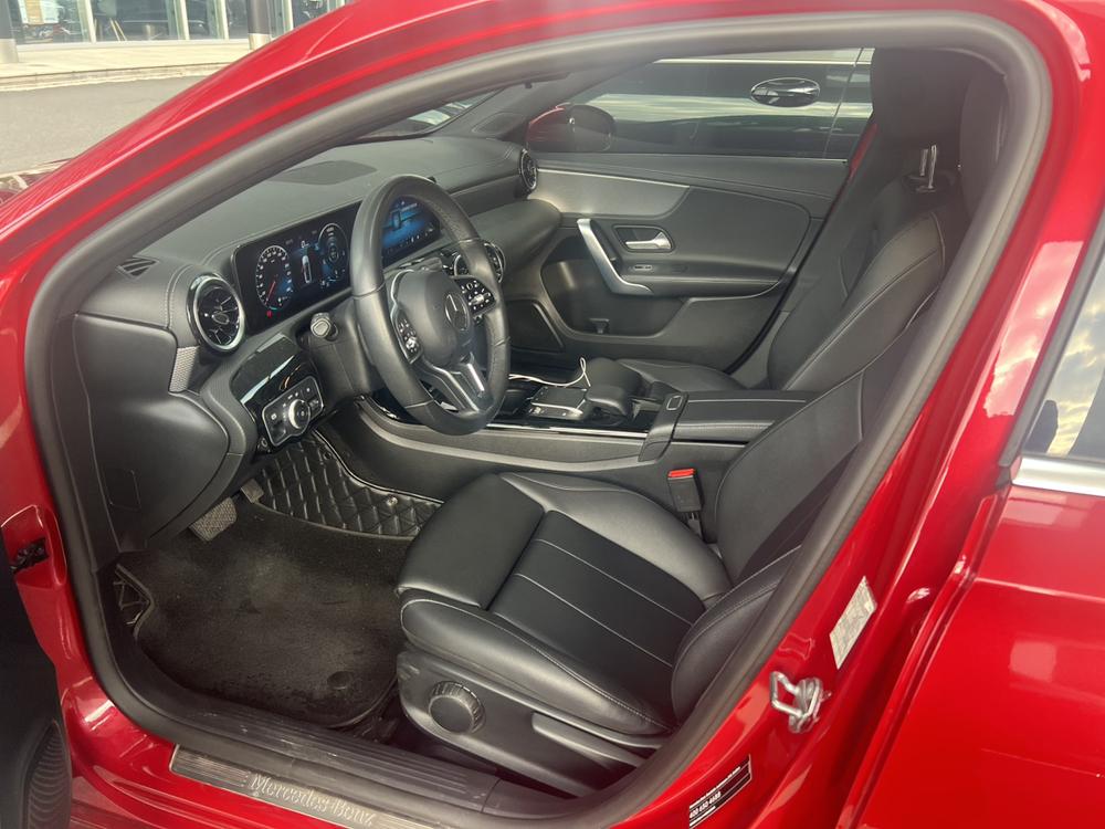 Mercedes-Benz A-Class 2022 года A 180 L спортивный седан - фото 12
