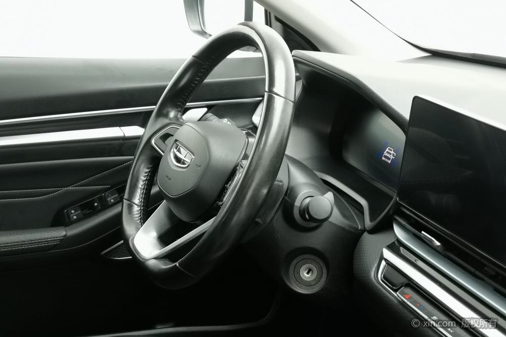 Emgrand 2022, 4-е поколение, 1.5L, механическая, люкс-комплектация - фото 12