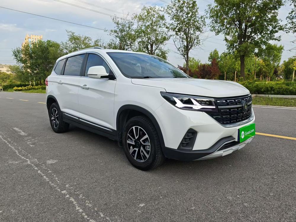 Forthing T5 2022, версия эпохи процветания, 1.5T, автоматическая версия «Следуя мечте», пять мест - фото 3