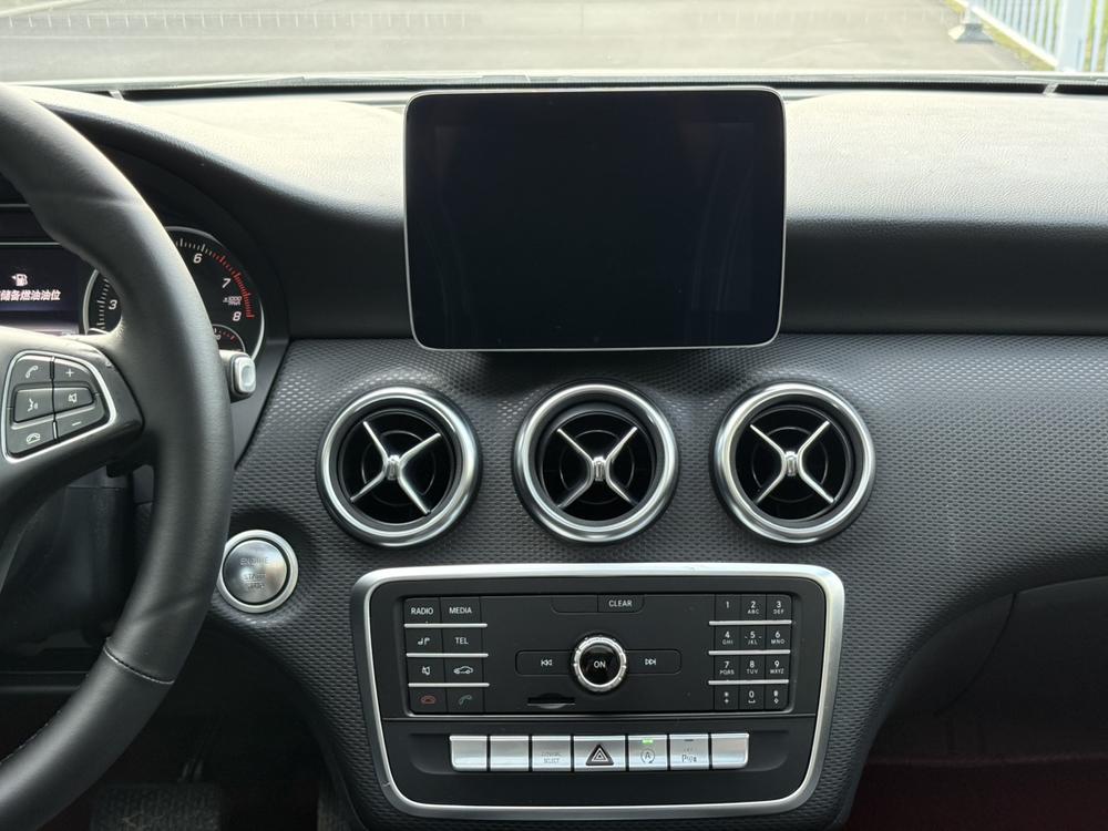Mercedes-Benz A-Class (Import) 2018 модель A 200 Dynamic - фото 16