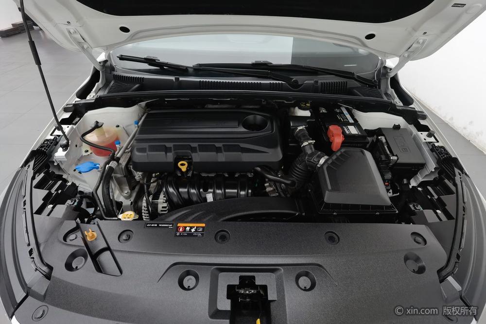Emgrand 2022, 4-е поколение, 1.5L, механическая, люкс-комплектация - фото 5