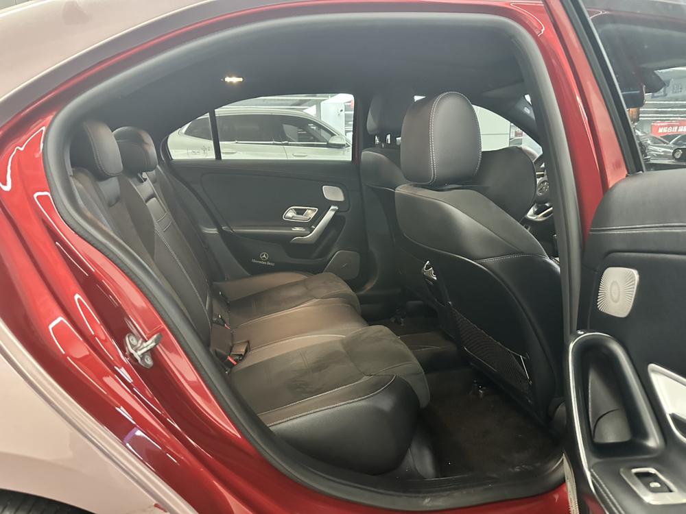 Mercedes-Benz A-Class 2020 года A 180 L спортивный седан - фото 12