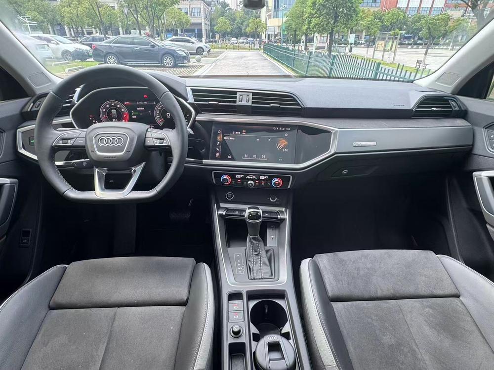 Audi Q3 2022 модельного года 35 TFSI модная спортивная версия - фото 6