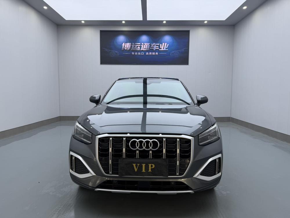 Audi Q2L 2022 модель 35 TFSI в стильной элегантной комплектации - фото 2