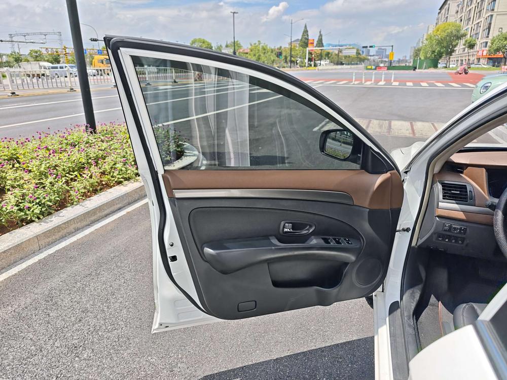 Dongfeng Fengshen E70 2020 модель 500 версия Super Enjoy - фото 14