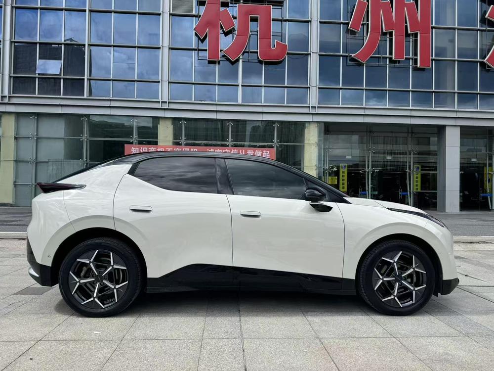 Lynk & Co Z20 2025 модельного года 530 км задний привод Max - фото 7