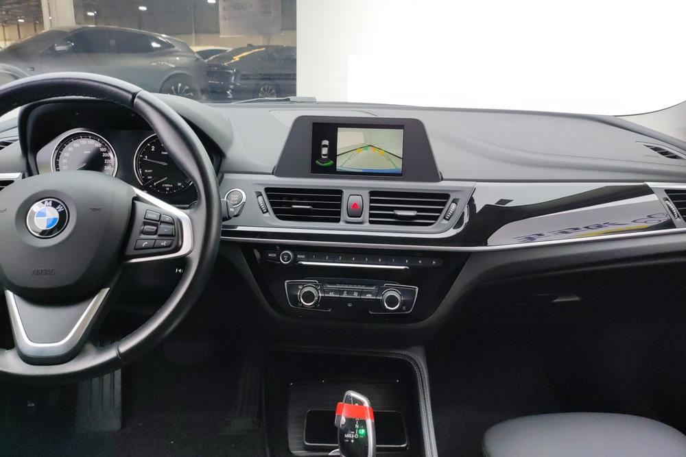 BMW 1 серии 2018 года, обновленная версия 118i спортивная версия - фото 11