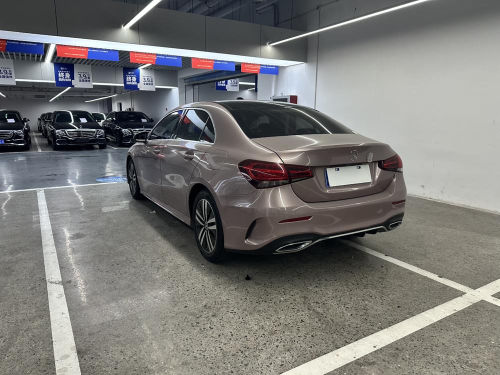 Mercedes-Benz A-Class 2020 года A 180 L спортивный седан - фото 4