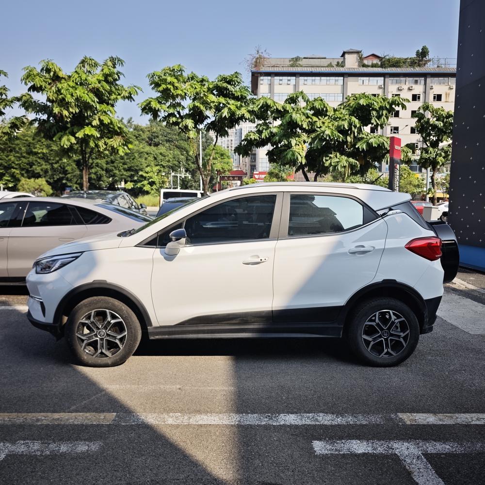 Yuan Pro 2023 модель 401KM роскошная комплектация - фото 3