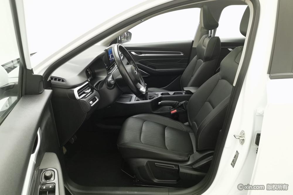 Emgrand 2022, 4-е поколение, 1.5L, механическая, люкс-комплектация - фото 18