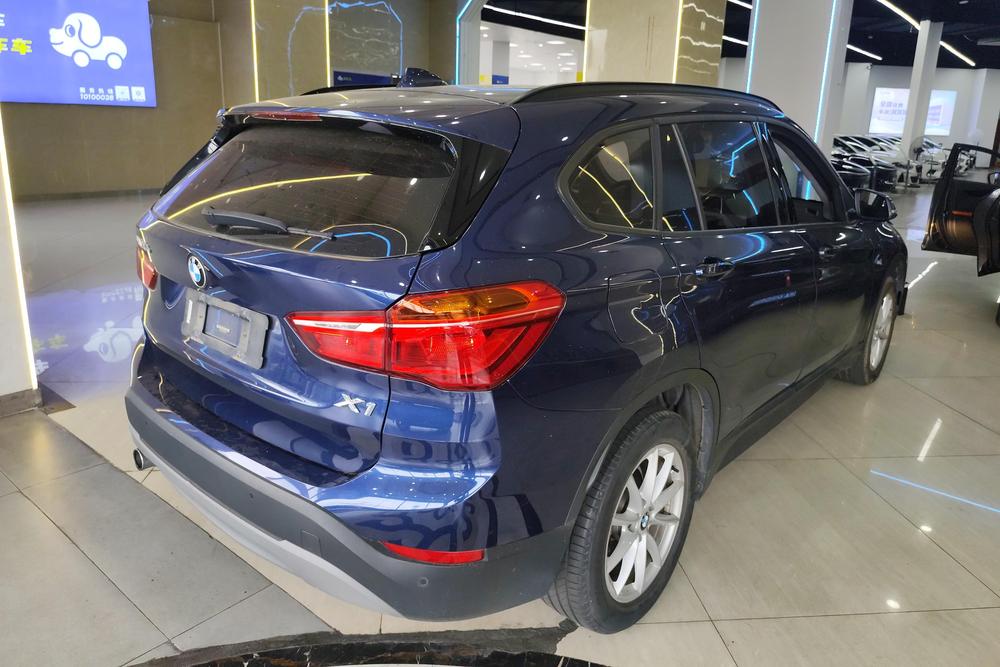 BMW X1 2019 модельного года sDrive18Li модификация Fashion - фото 3