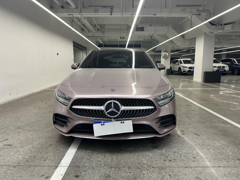 Mercedes-Benz A-Class 2020 года A 180 L спортивный седан - фото 2