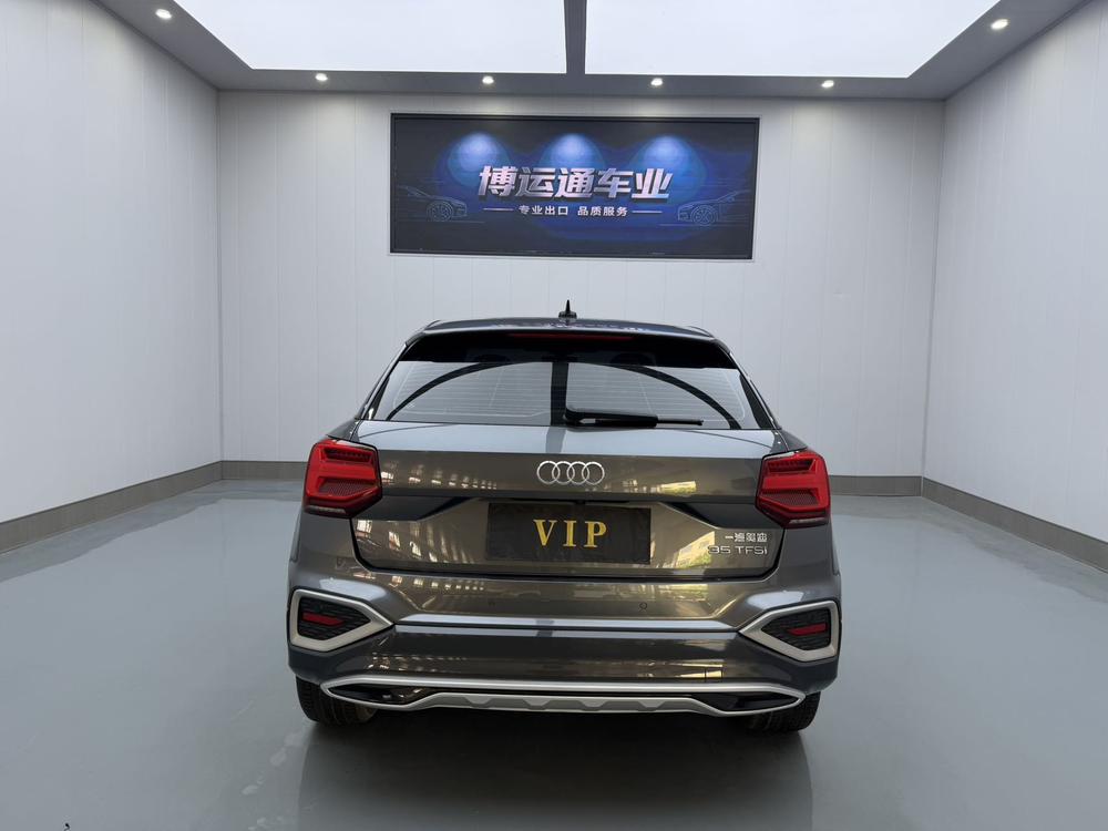 Audi Q2L 2022 модель 35 TFSI в стильной элегантной комплектации - фото 5