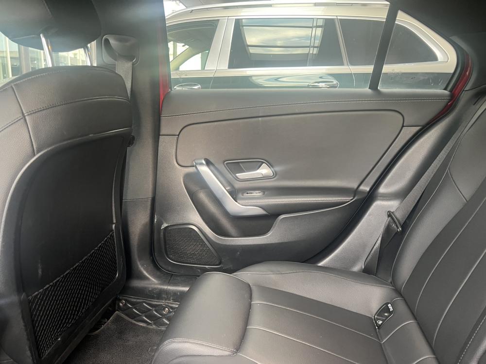 Mercedes-Benz A-Class 2022 года A 180 L спортивный седан - фото 16