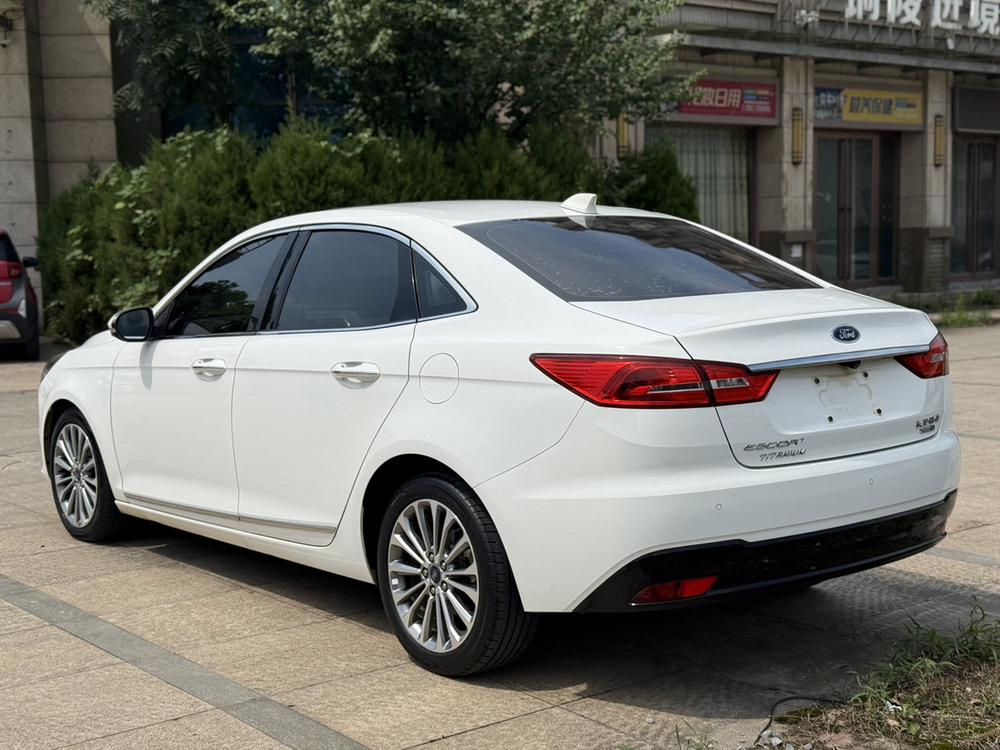 Escort 2019 EcoBoost 125 автоматическая версия Premium - фото 4