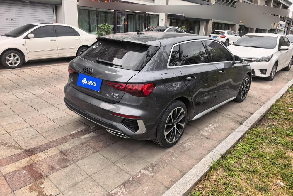 Audi A3 2022 Sportback 35 TFSI Спортивная версия Advance - фото 3