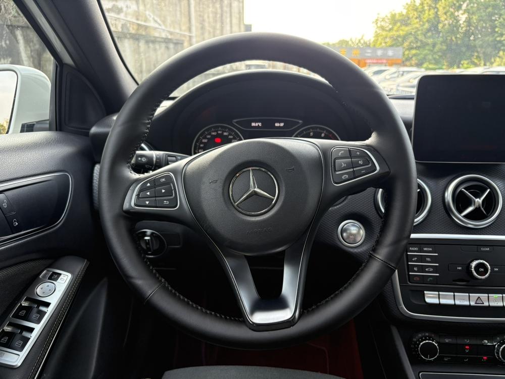 Mercedes-Benz A-Class (Import) 2018 модель A 200 Dynamic - фото 18