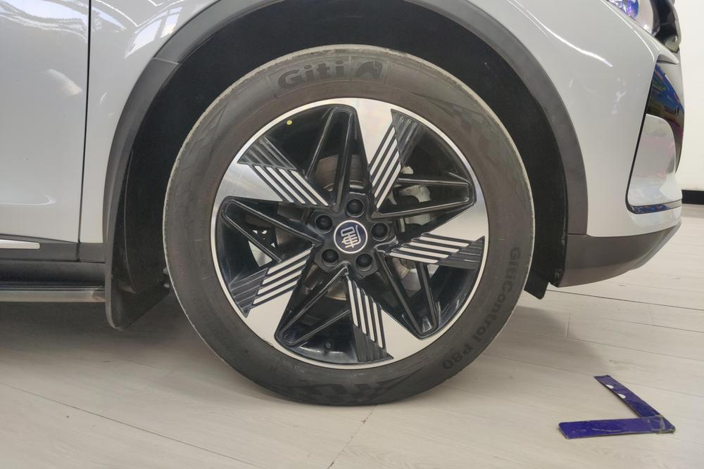 Tang DM 2024 модельного года, версия Glory Edition DM-i 112KM Premium - фото 8