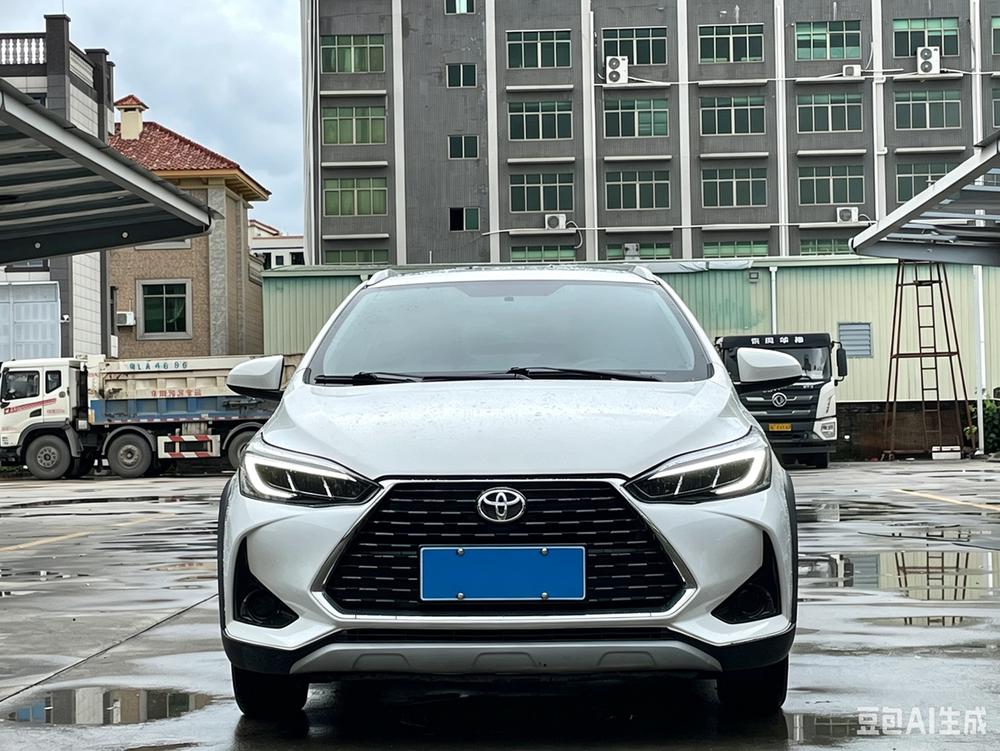 Yaris L 2022 1.5L CVT версия Leading PLUS - фото 2