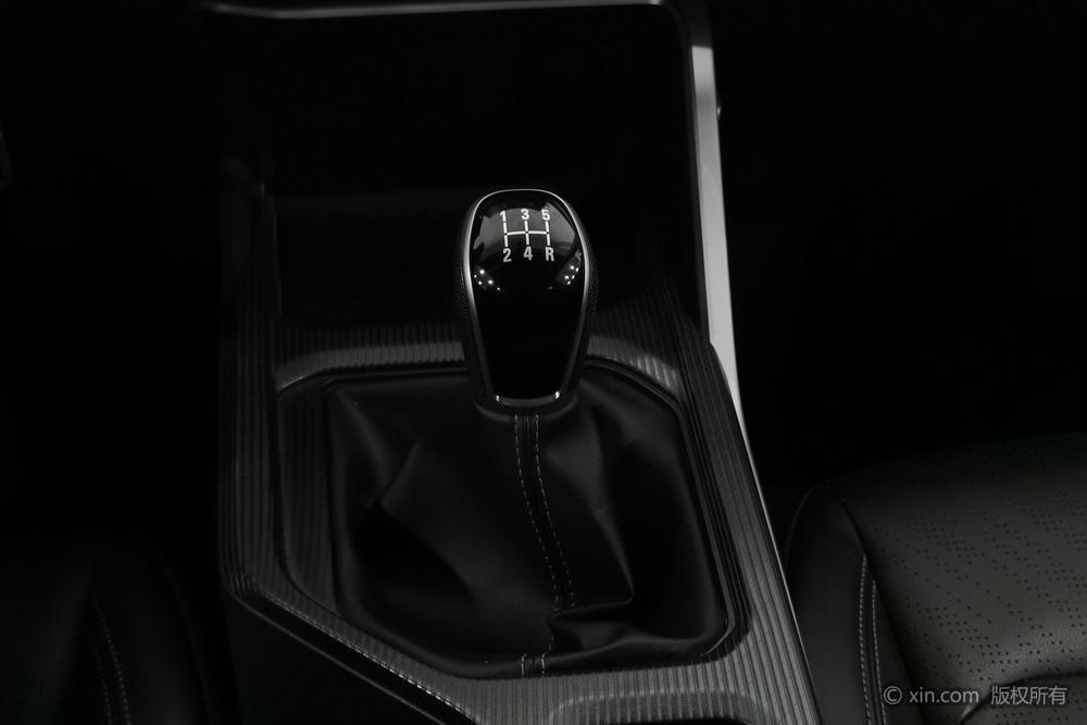 Emgrand 2022 модельного года, 4-е поколение, 1.5L, механическая коробка передач, версия Elite - фото 16