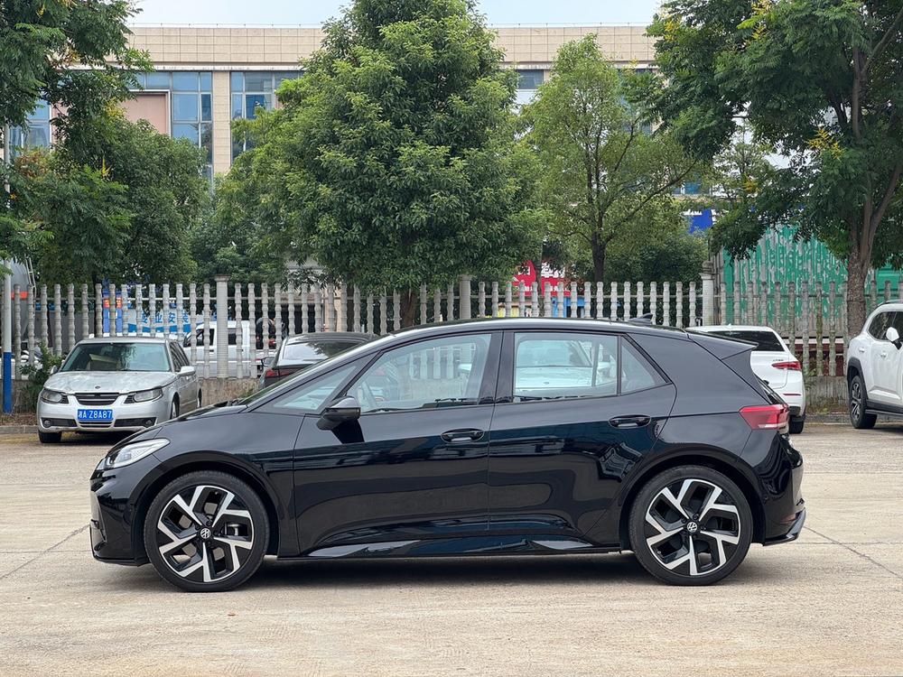 Volkswagen ID.3 2026 модельного года, умная версия, выдающаяся версия с пакетом GTX - фото 4
