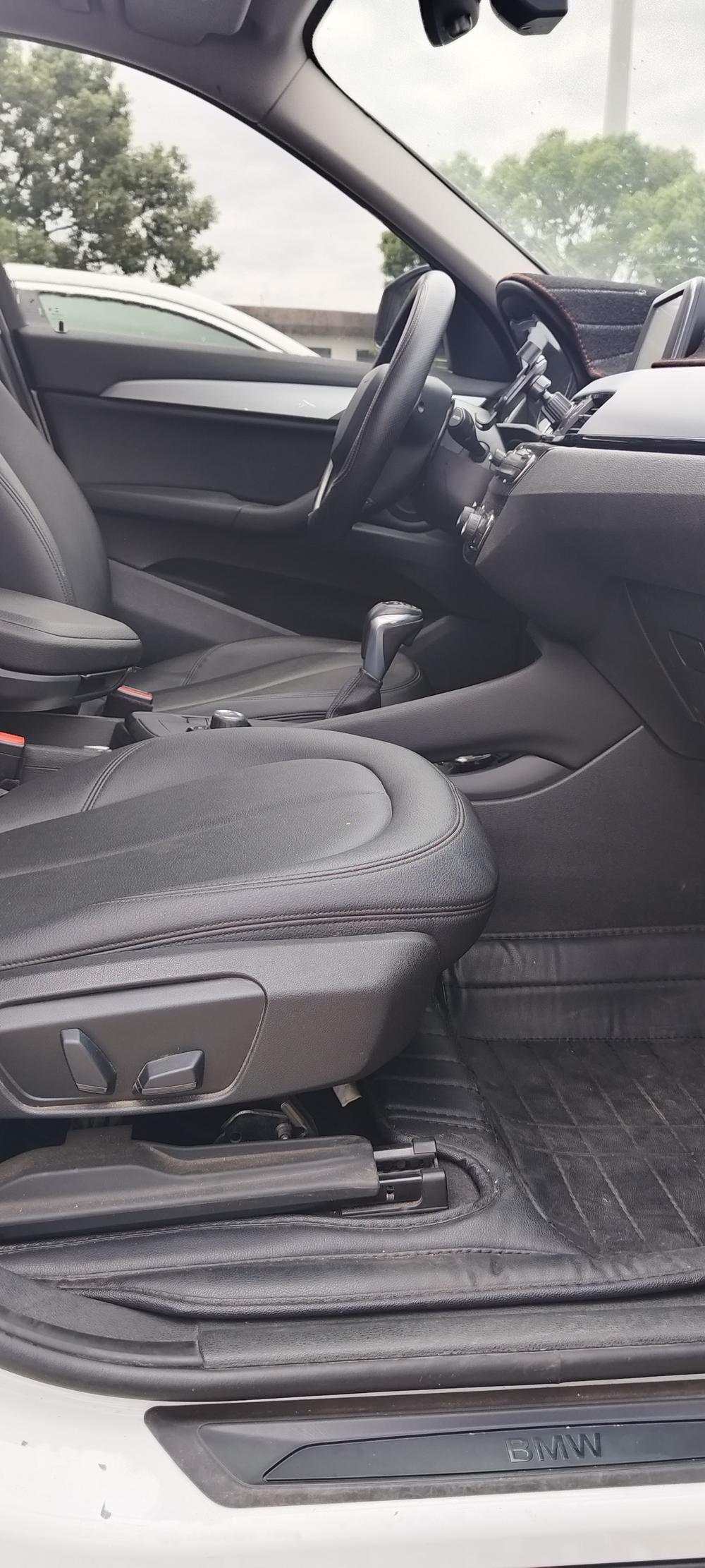 BMW X1 модель 2018 года sDrive18Li стильная комплектация - фото 10