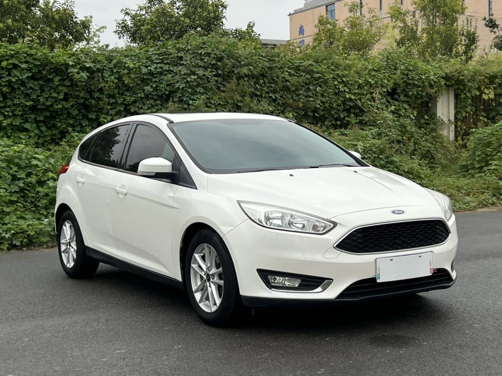 Focus, классическая версия 2018 модельного года, хэтчбек EcoBoost 125, механическая трансмиссия, сверхмощная стильная версия с интеллектуальным вождением - фото 3