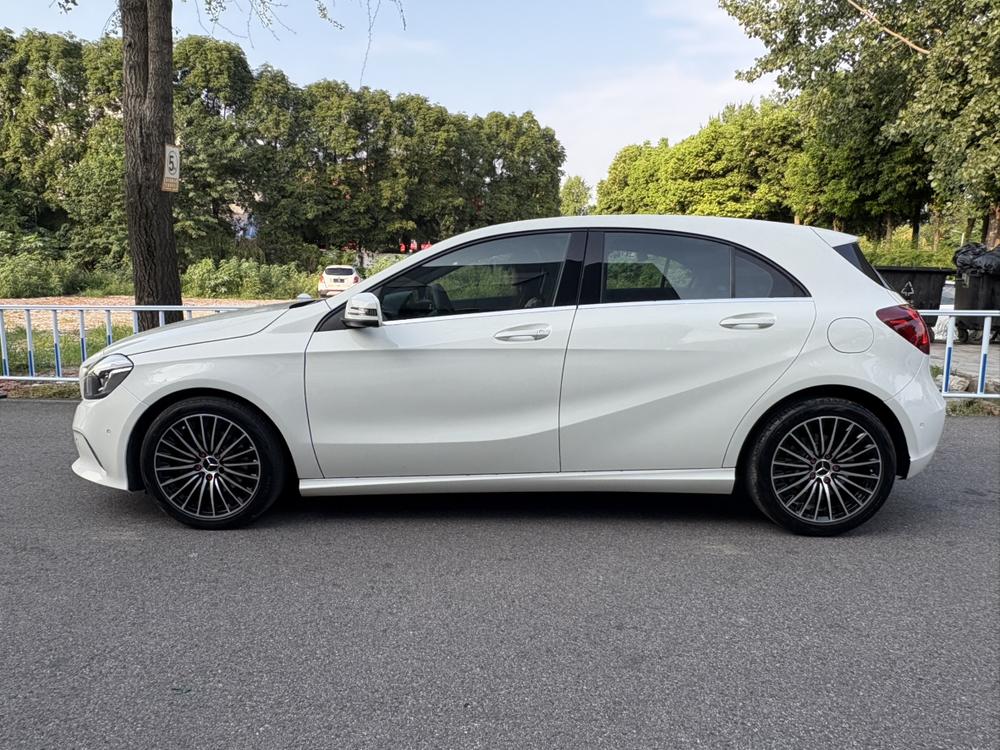 Mercedes-Benz A-Class (Import) 2018 модель A 200 Dynamic - фото 4