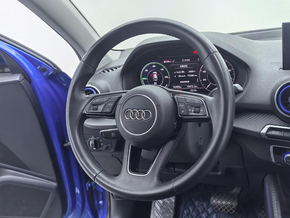Audi Q2L e-tron 2019 года, полностью электрическая версия Smart Enjoyment - фото 17