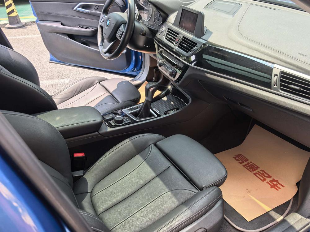 BMW 1-Series 2018 года 118i в комплектации Fashion - фото 20