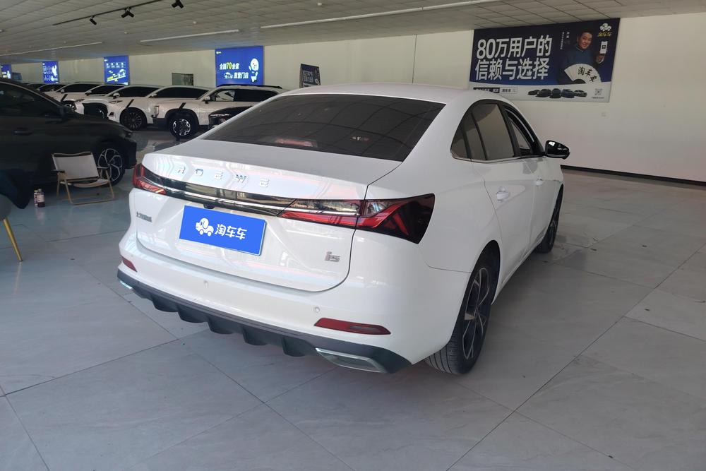 Roewe i5 2023 года 1.5L CVT версия Prestige - фото 3