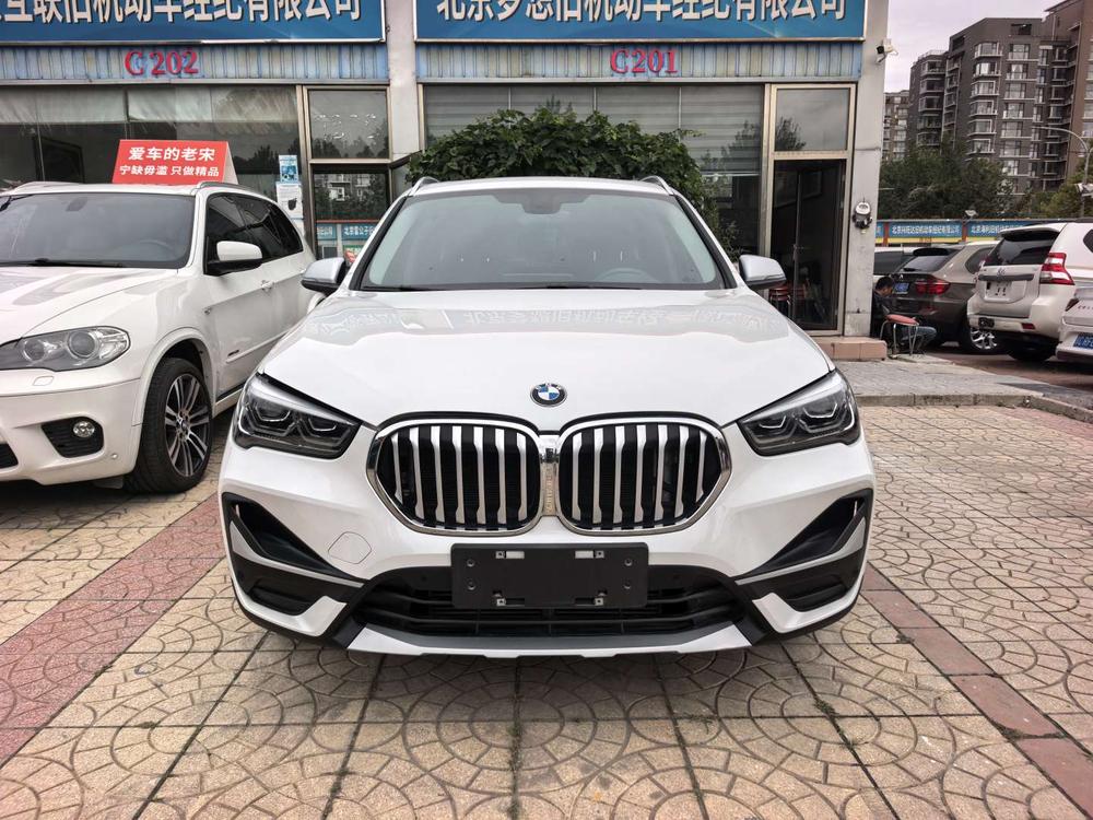 BMW X1 2021 модельного года sDrive20Li в эксклюзивной комплектации - фото 2